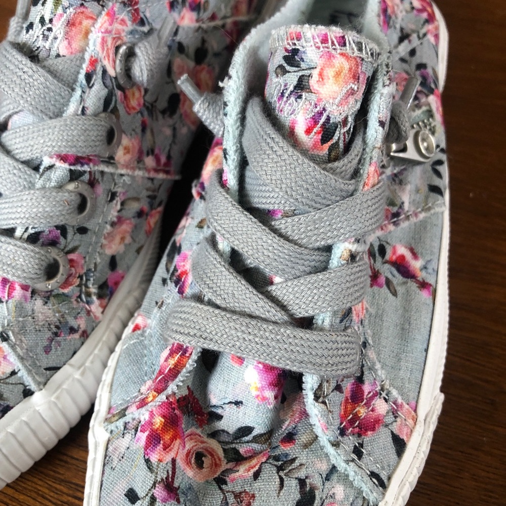 Blowfish Malibu Kids Marley Gray Floral Canvas Sneakers Girls Size 3